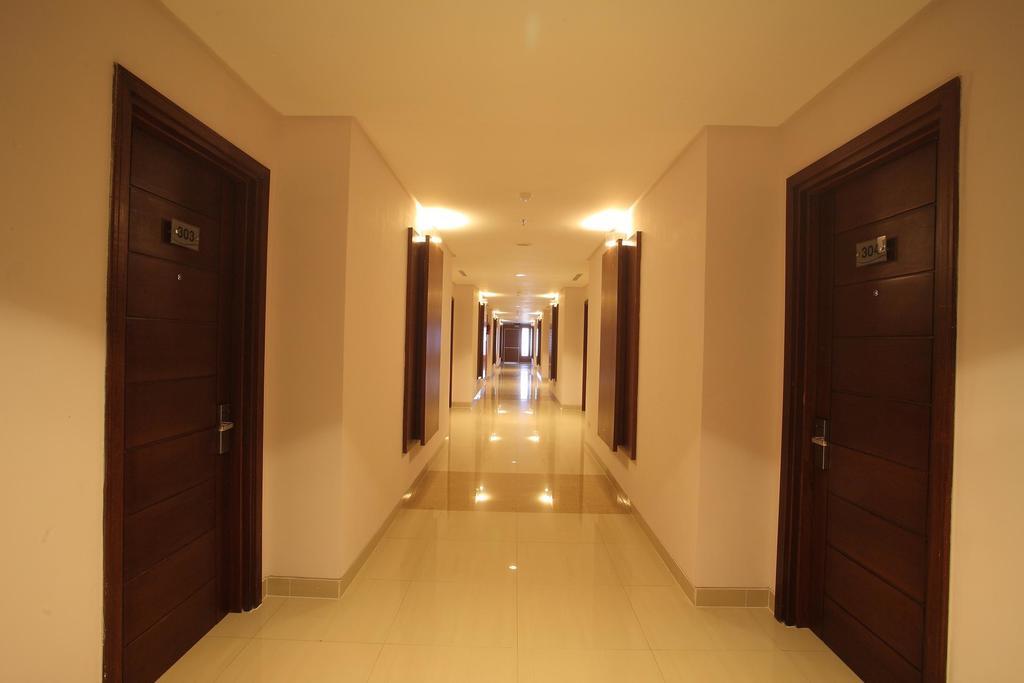 Aston Tanjung City Hotel Exterior foto