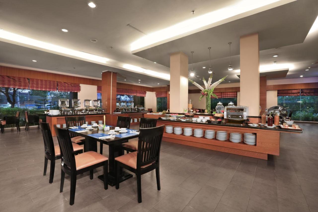 Aston Tanjung City Hotel Exterior foto